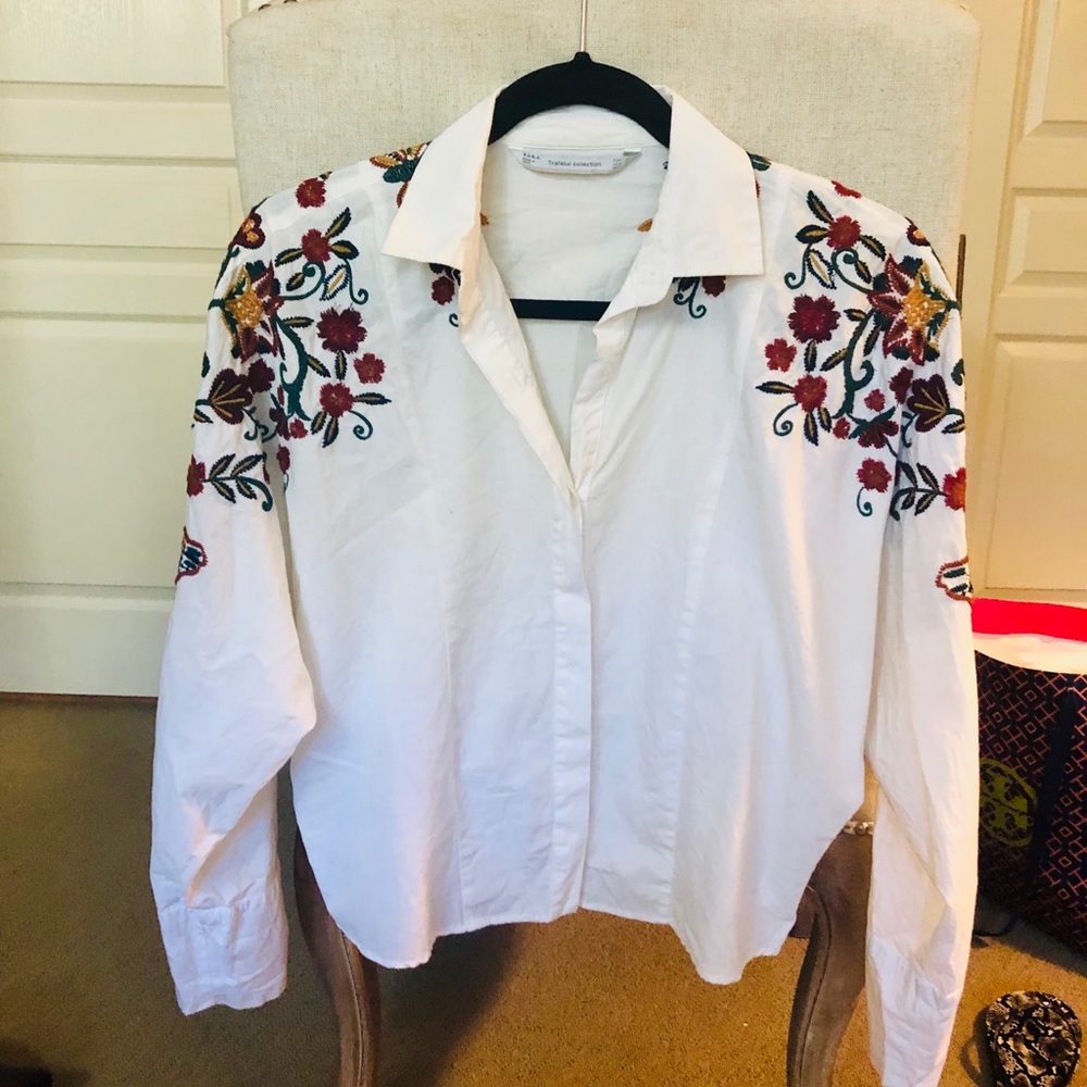 Zara White Button-Up Tunic with Floral Embroidery